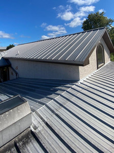 a commercial metal roof in georgetown texas